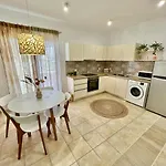 Cute & Sweet Apartment